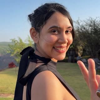 Srishti Gosavi | Finance & Travel